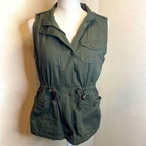 C’ Esttoi Army Green Faux Fur Lined Vest